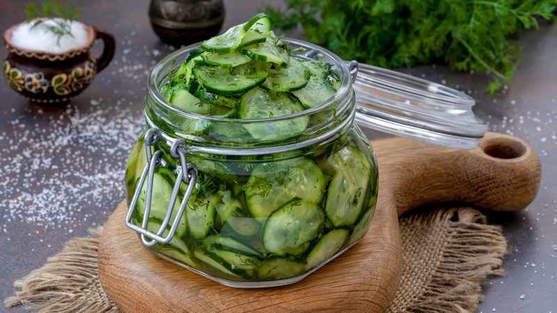 Bügelglas mit Gurkensalat